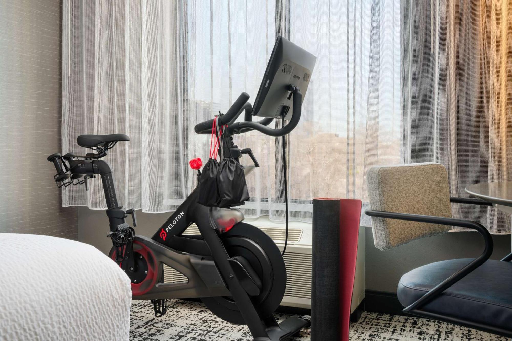 Отель Tempo By Hilton Raleigh Downtown Экстерьер фото