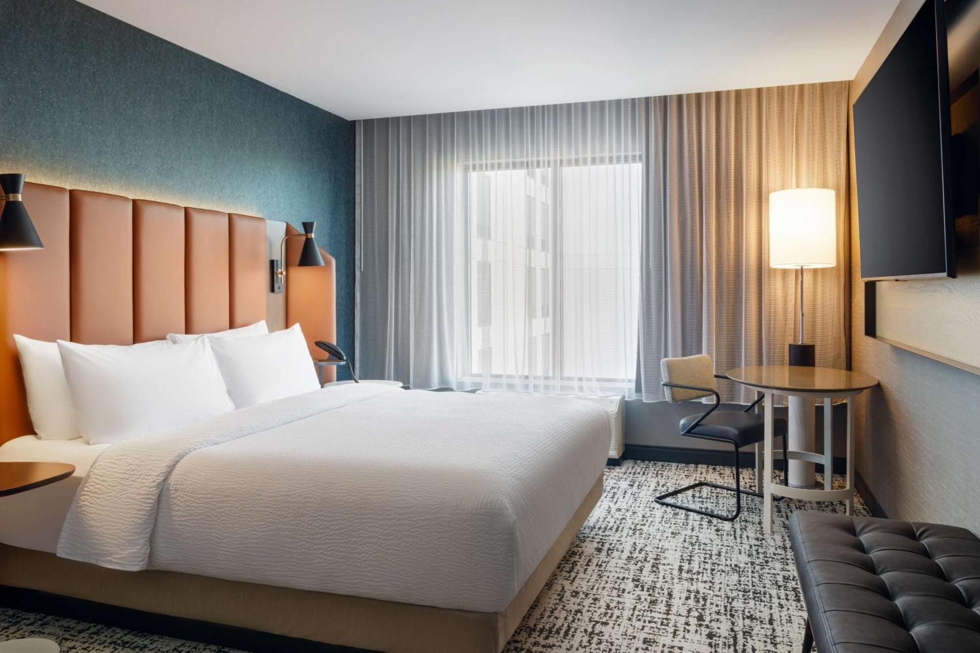 Отель Tempo By Hilton Raleigh Downtown Экстерьер фото