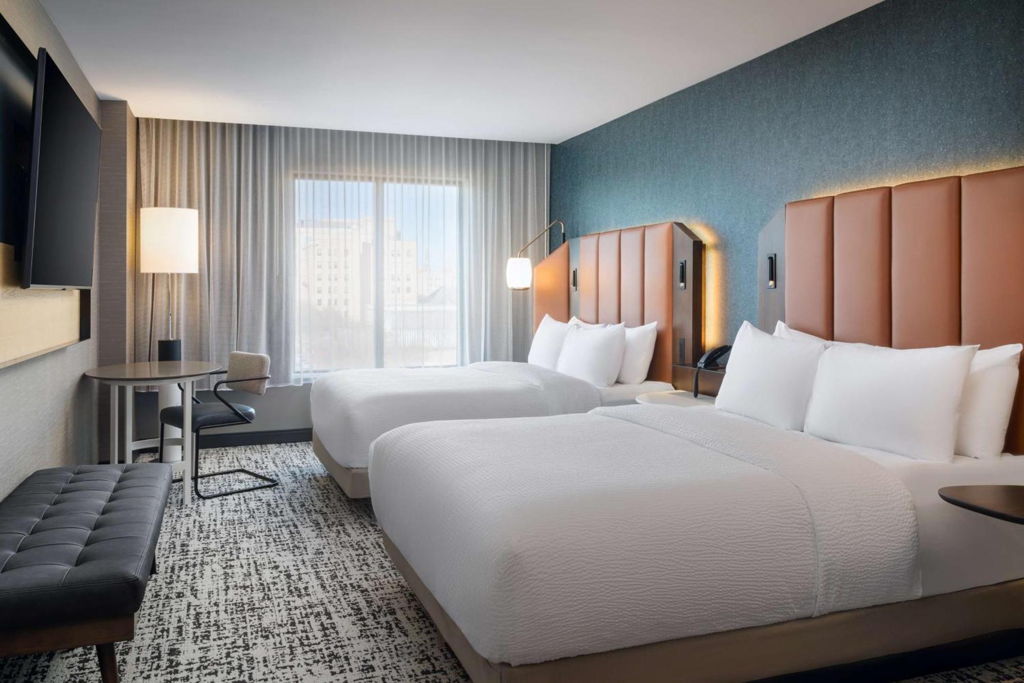 Отель Tempo By Hilton Raleigh Downtown Экстерьер фото
